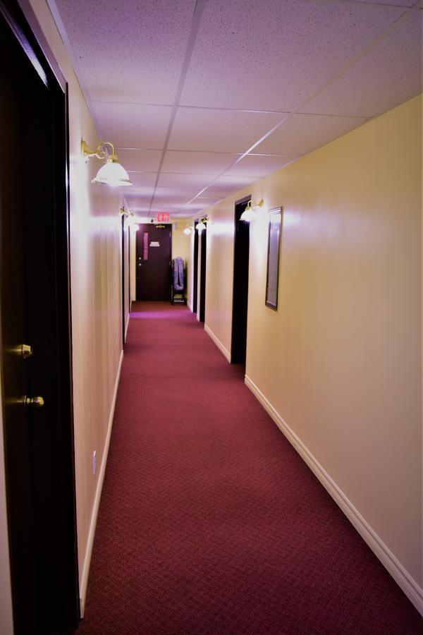 Royal Windsor Motel エクステリア 写真
